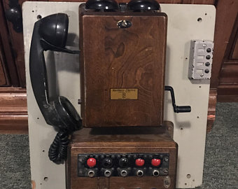 telephone wall-mounted old